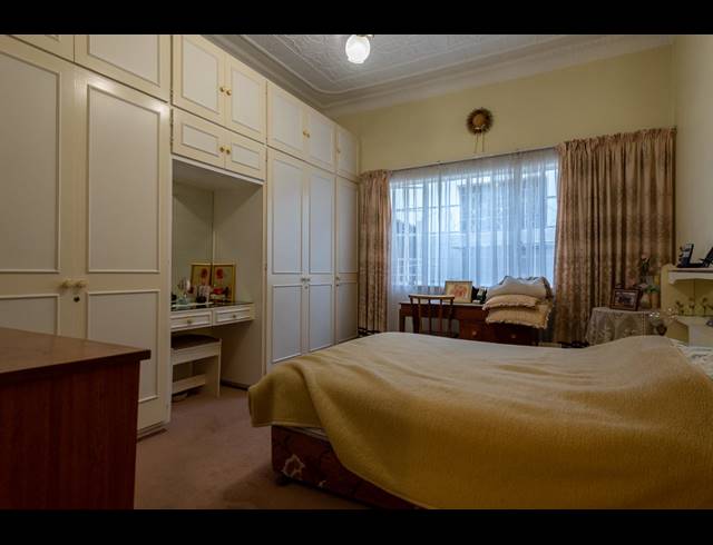 6 BEDROOM FREEHOLD SOLD IN ROSETTENVILLE